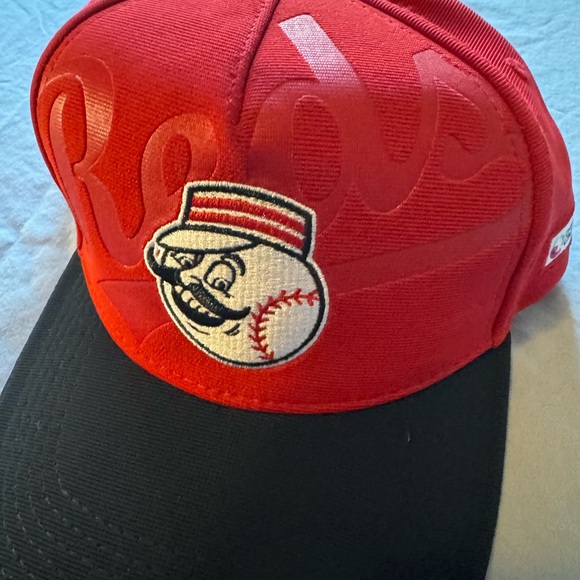 Cincinnati Reds (red legs) baseball cap. New. - Picture 2 of 10